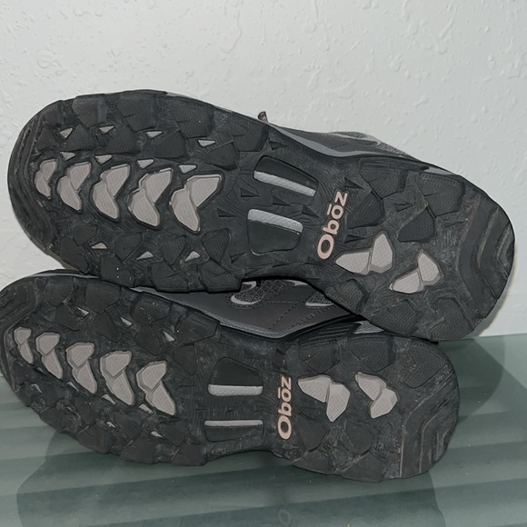 Oboz Women’s Cirque Low Waterproof Hiking Shoes - Picture 10 of 13
